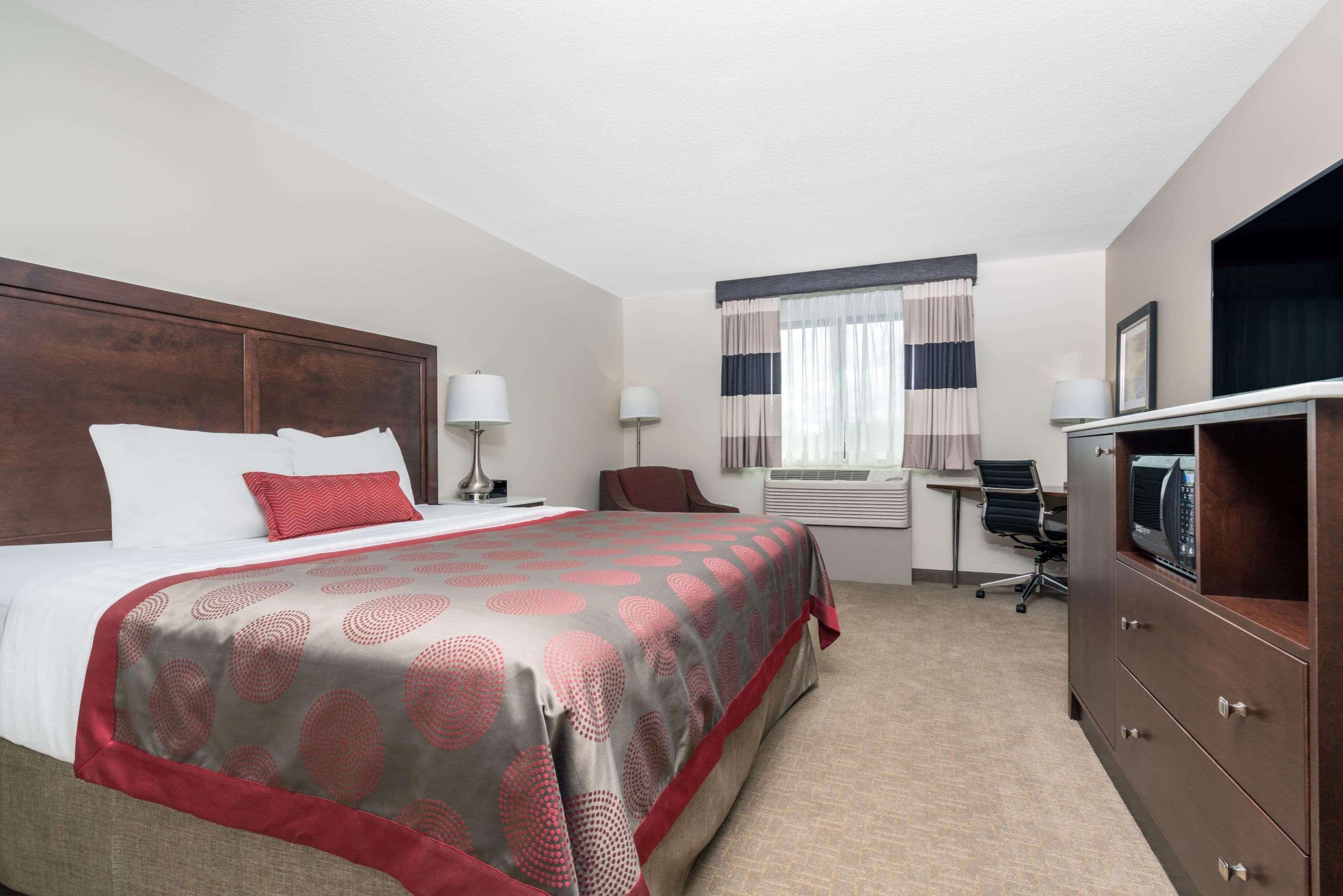 Ramada By Wyndham Minneapolis Golden Valley Екстериор снимка