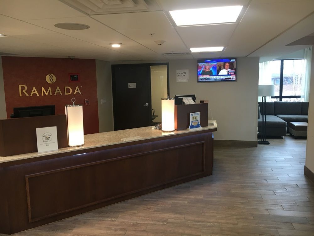 Ramada By Wyndham Minneapolis Golden Valley Екстериор снимка