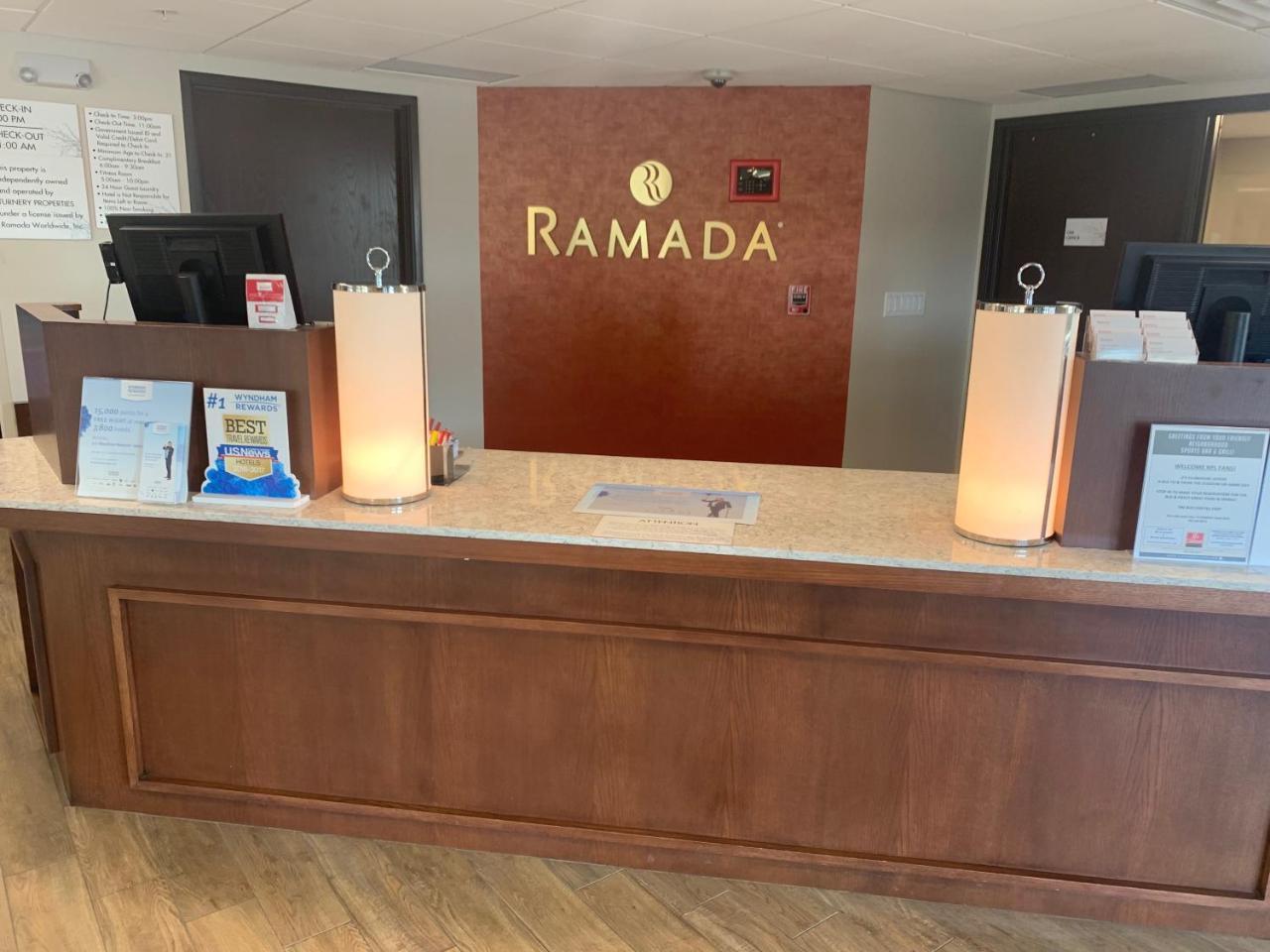 Ramada By Wyndham Minneapolis Golden Valley Екстериор снимка